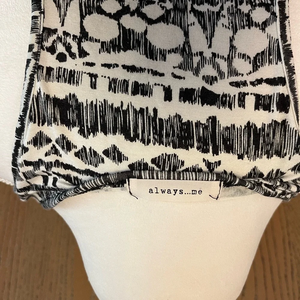 Abstract Tank Top - Picture 3 of 4